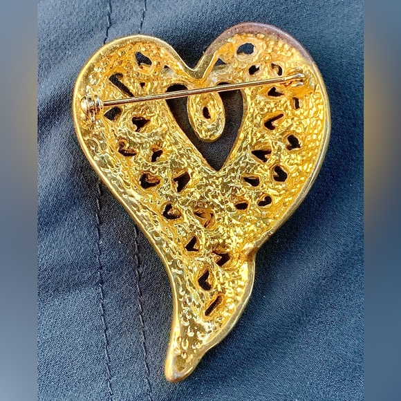 Mid Century Vintage Rhinestone Jeweled Gold Tone Metal Heart Shaped Brooch - Picture 5 of 11